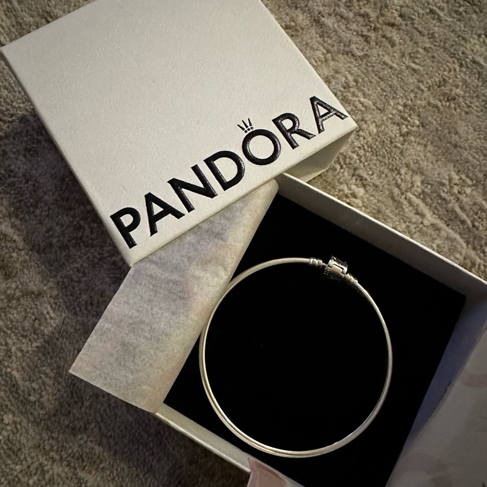 Pandora Sparkling Barrel Clasp Bangle Bracelet 7.5